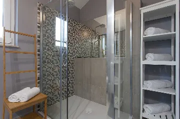 Villa in Kras with Private Pool for 11 Guests