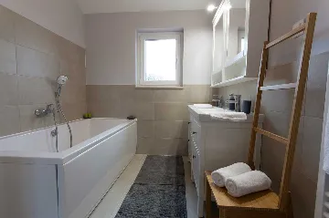 Villa in Kras with Private Pool for 11 Guests