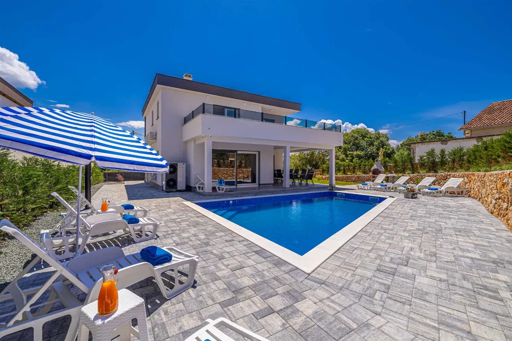 4-Bedroom Villa with Private Pool in Žgaljići