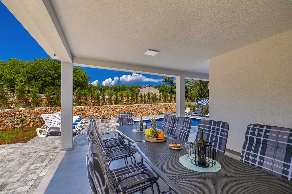 4-Bedroom Villa with Private Pool in Žgaljići