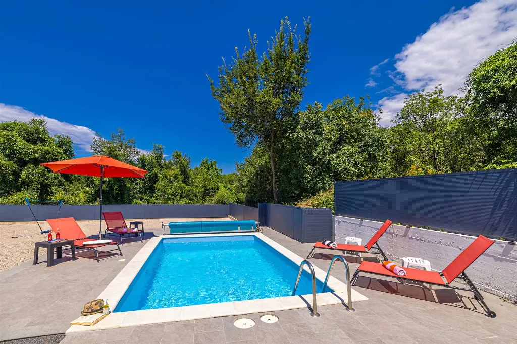 House in Kras for up to 5 with Private Pool