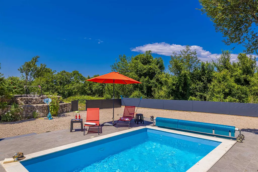 House in Kras for up to 5 with Private Pool