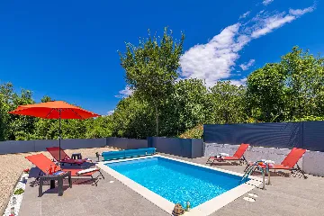 House in Kras for up to 5 with Private Pool