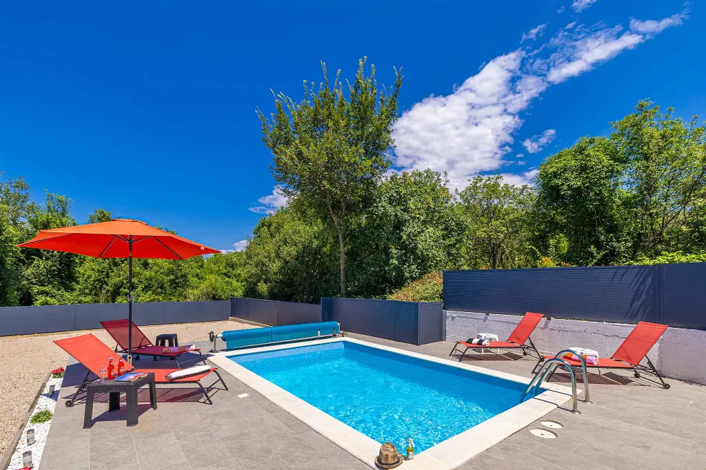 House in Kras for up to 5 with Private Pool