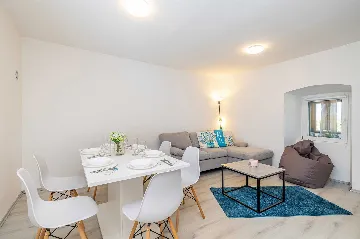 House in Kras for up to 5 with Private Pool