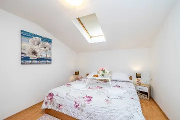 House in Kras for up to 5 with Private Pool