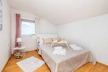 House in Kras for up to 5 with Private Pool