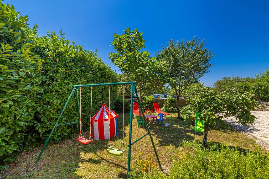 House in Kras for up to 5 with Private Pool