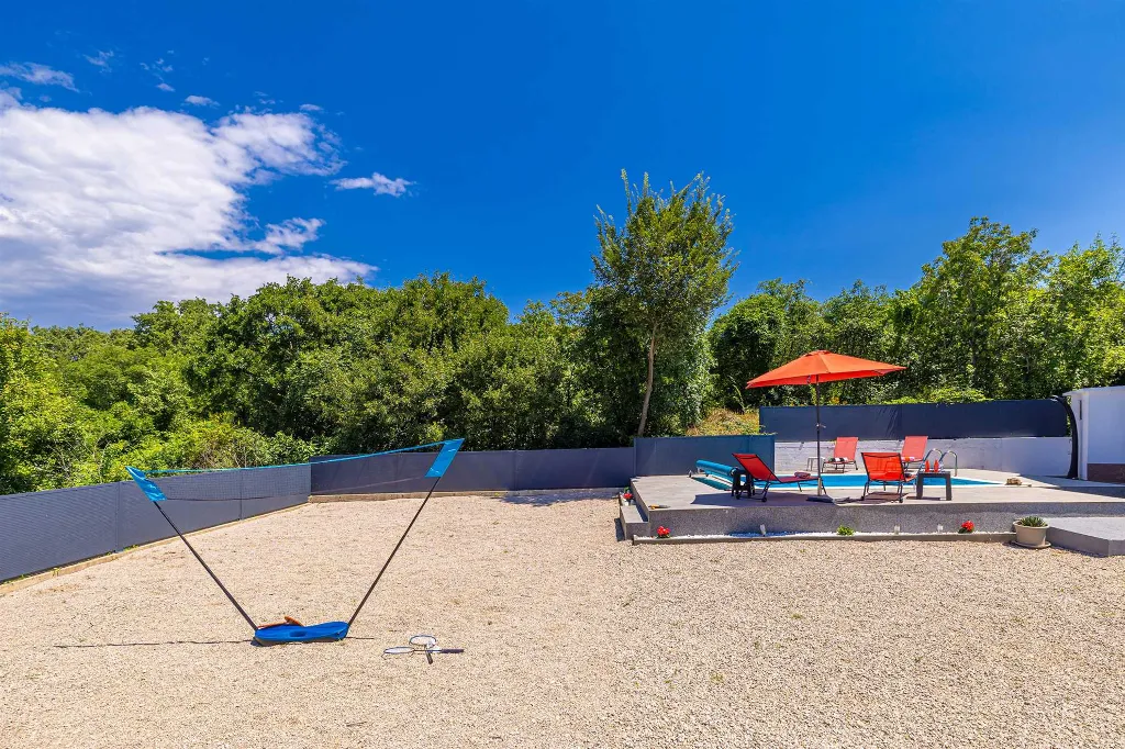 House in Kras for up to 5 with Private Pool