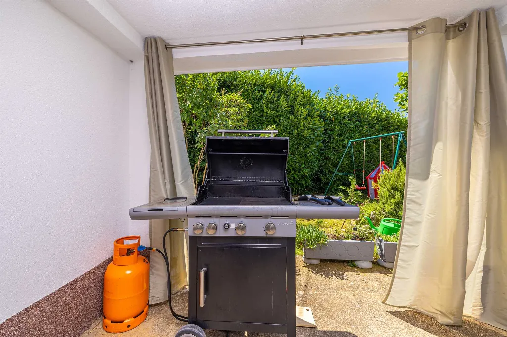 House in Kras for up to 5 with Private Pool