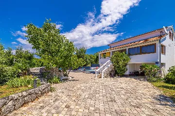 House in Kras for up to 5 with Private Pool