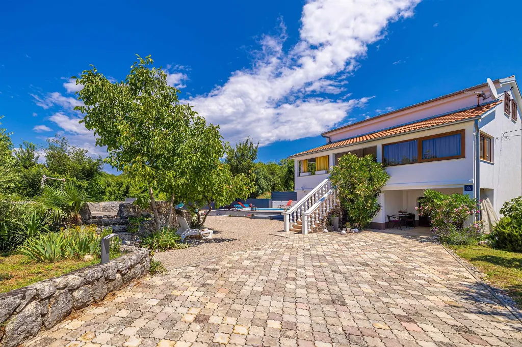 House in Kras for up to 5 with Private Pool