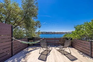 Seafront House for 2 Guests in Omišalj