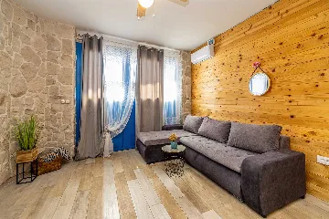 Seafront House for 2 Guests in Omišalj