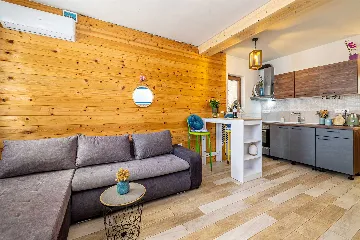 Seafront House for 2 Guests in Omišalj