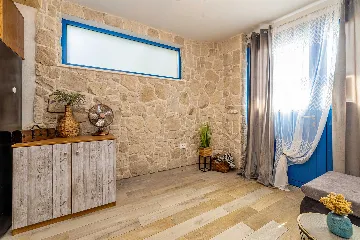 Seafront House for 2 Guests in Omišalj