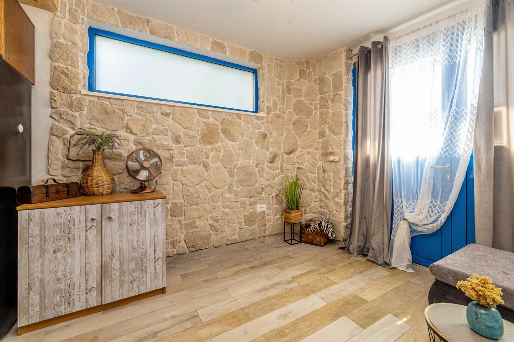 Seafront House for 2 Guests in Omišalj