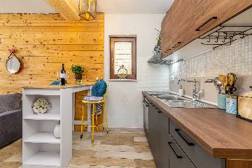 Seafront House for 2 Guests in Omišalj