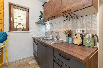 Seafront House for 2 Guests in Omišalj