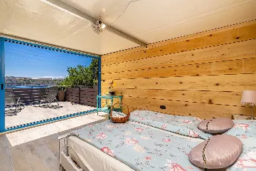 Seafront House for 2 Guests in Omišalj