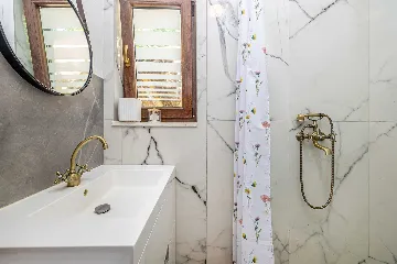 Seafront House for 2 Guests in Omišalj