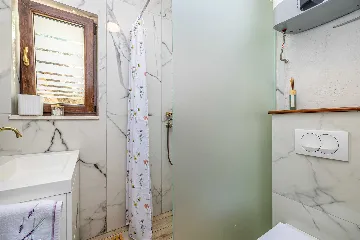 Seafront House for 2 Guests in Omišalj