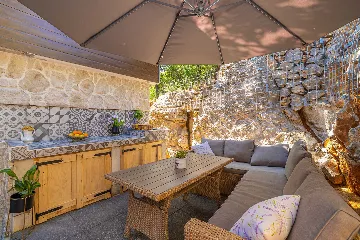 Seafront House for 2 Guests in Omišalj