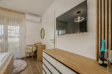 Holiday House in Krk for Up to 8 Guests