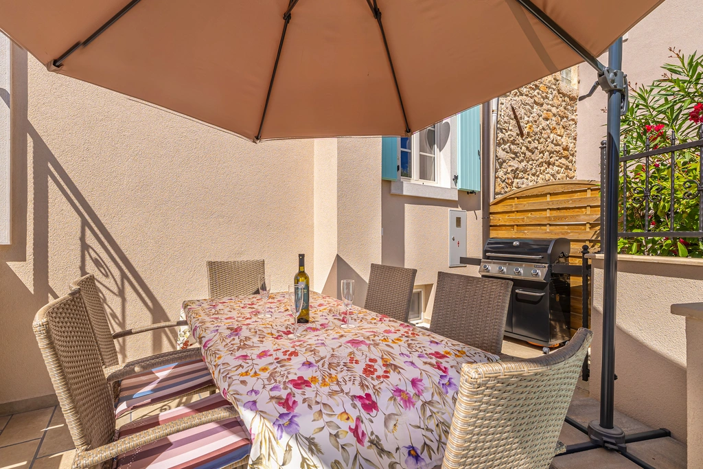 Risika Villa with Private Pool for 6–7 Guests
