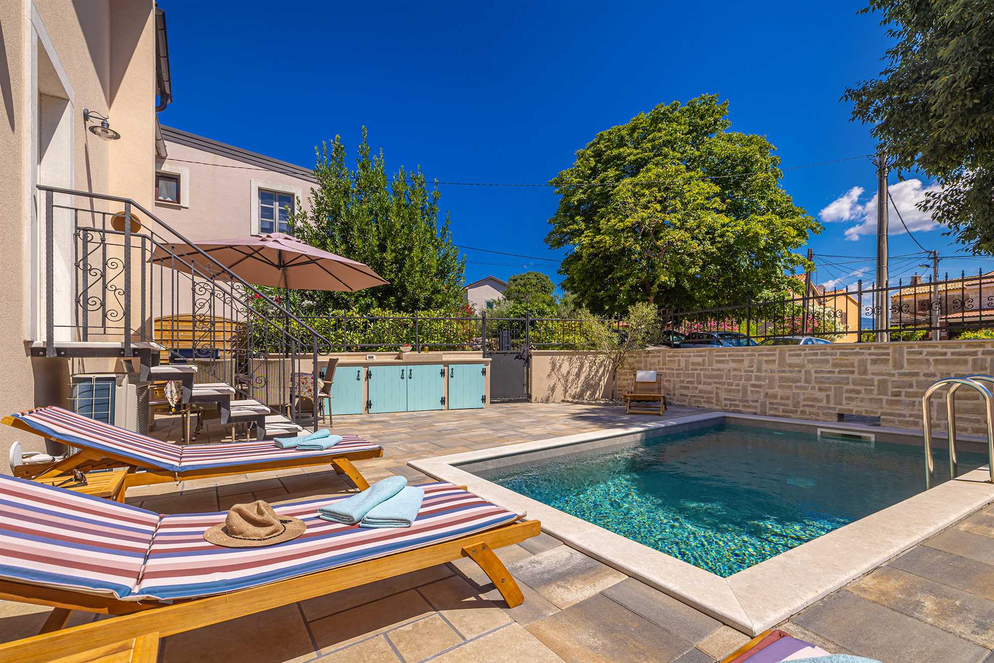 Villa MAVRA con piscina privata