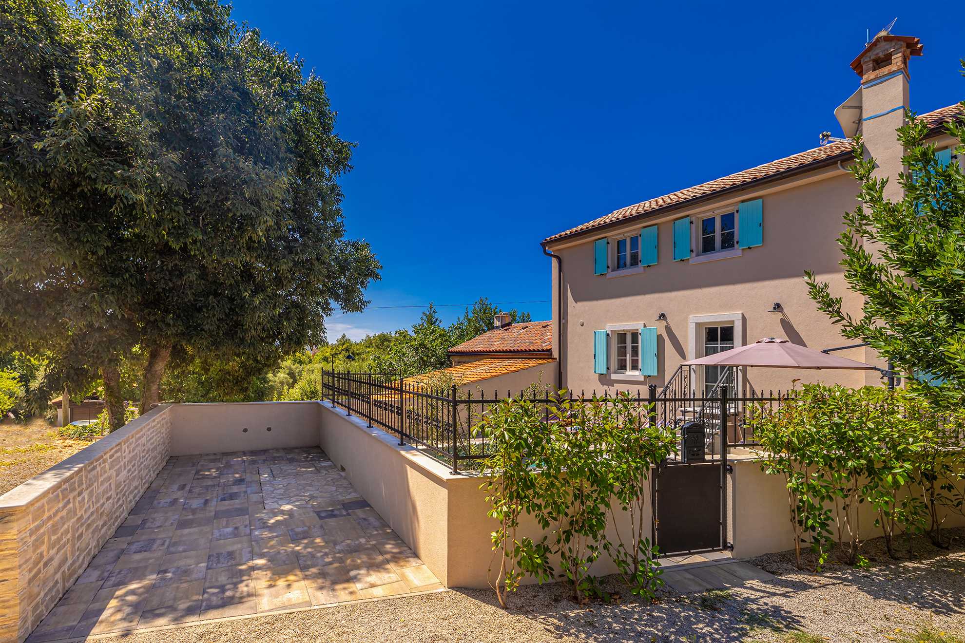 Villa MAVRA con piscina privata