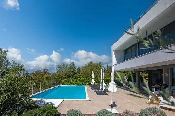 4-Bedroom Villa with Heated Pool in Sveti Vid Miholjice