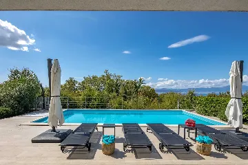 4-Bedroom Villa with Heated Pool in Sveti Vid Miholjice