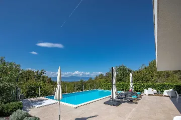 4-Bedroom Villa with Heated Pool in Sveti Vid Miholjice