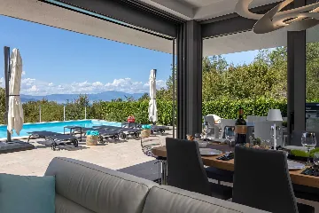 4-Bedroom Villa with Heated Pool in Sveti Vid Miholjice