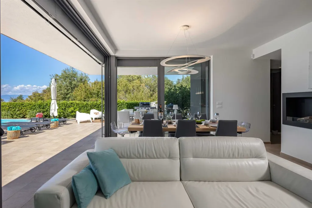 4-Bedroom Villa with Heated Pool in Sveti Vid Miholjice