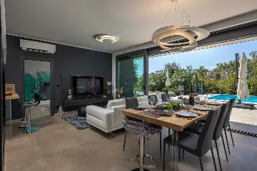 4-Bedroom Villa with Heated Pool in Sveti Vid Miholjice