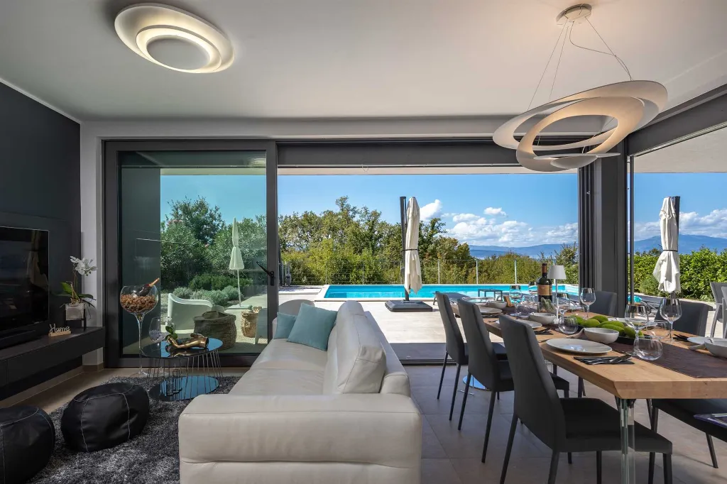 4-Bedroom Villa with Heated Pool in Sveti Vid Miholjice