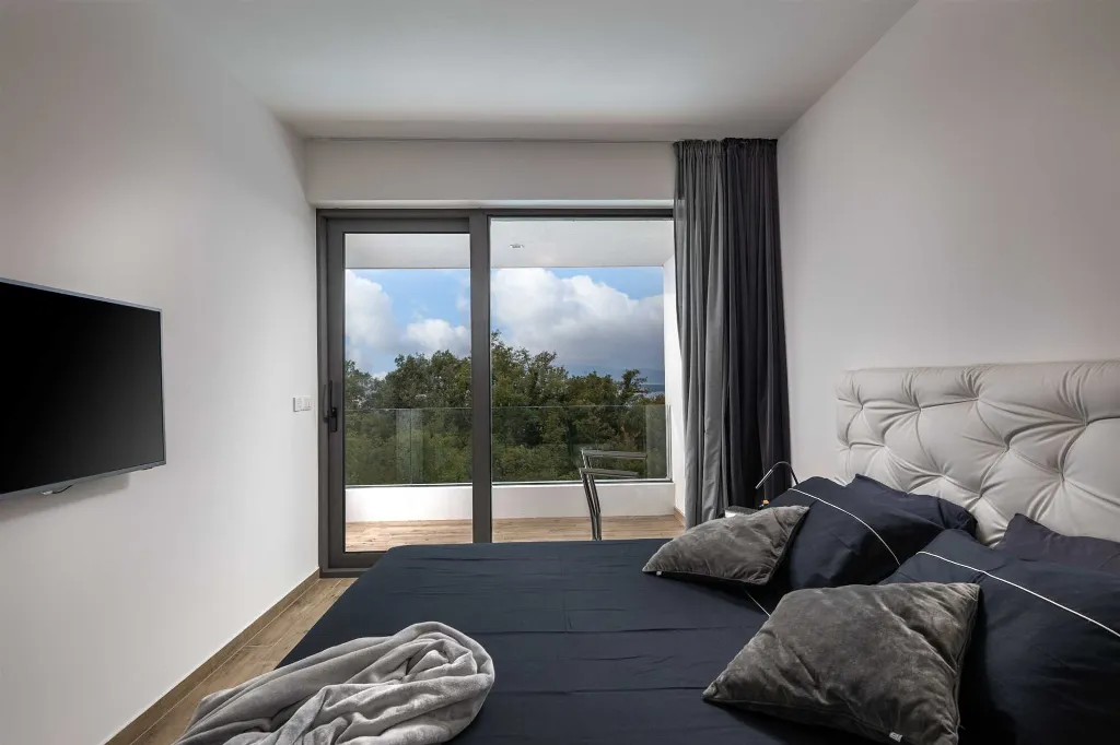 4-Bedroom Villa with Heated Pool in Sveti Vid Miholjice