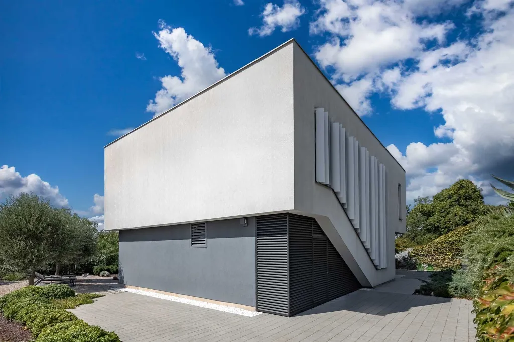 4-Bedroom Villa with Heated Pool in Sveti Vid Miholjice