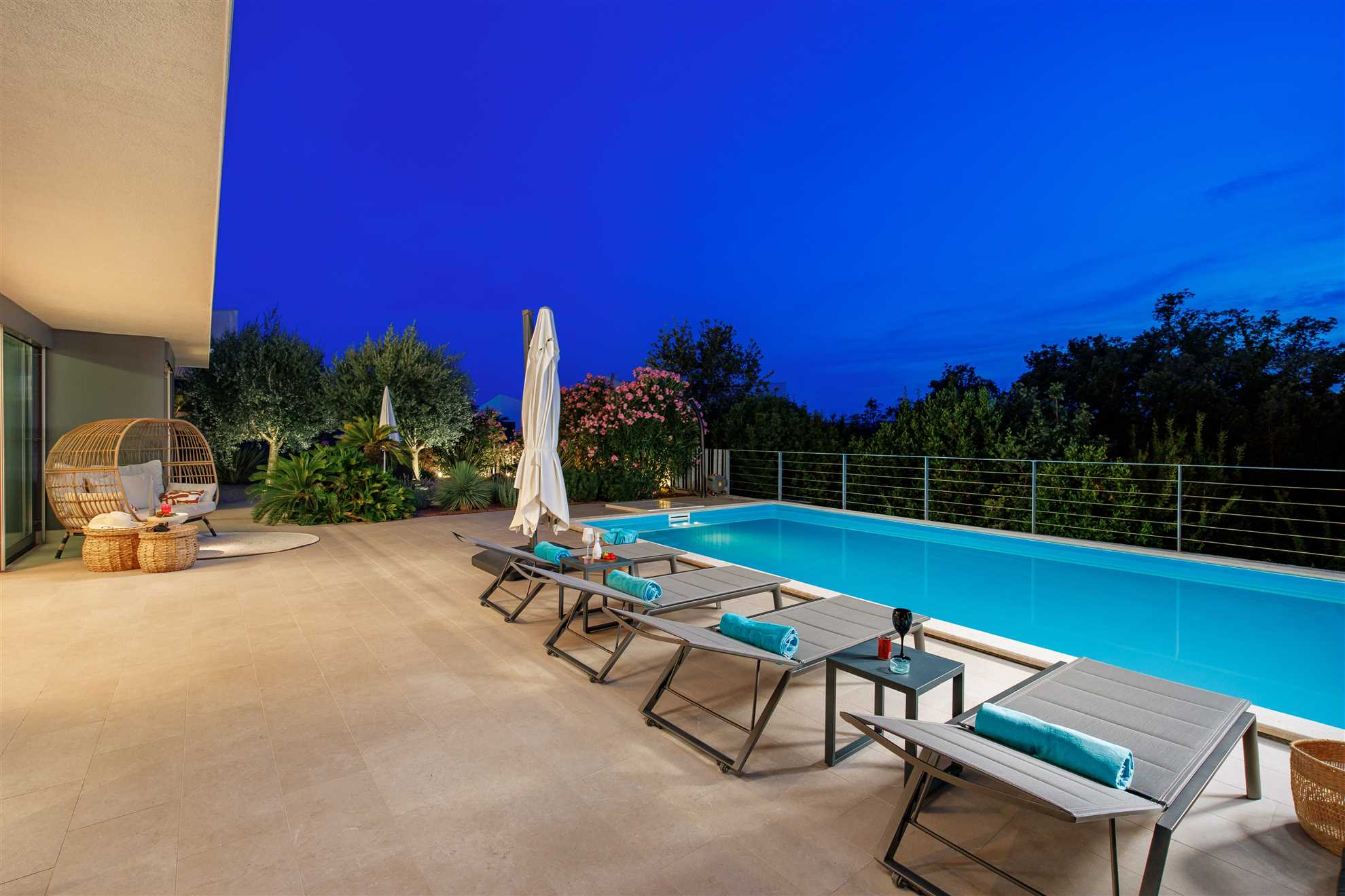 Villa LUXOR mit beheiztem Pool