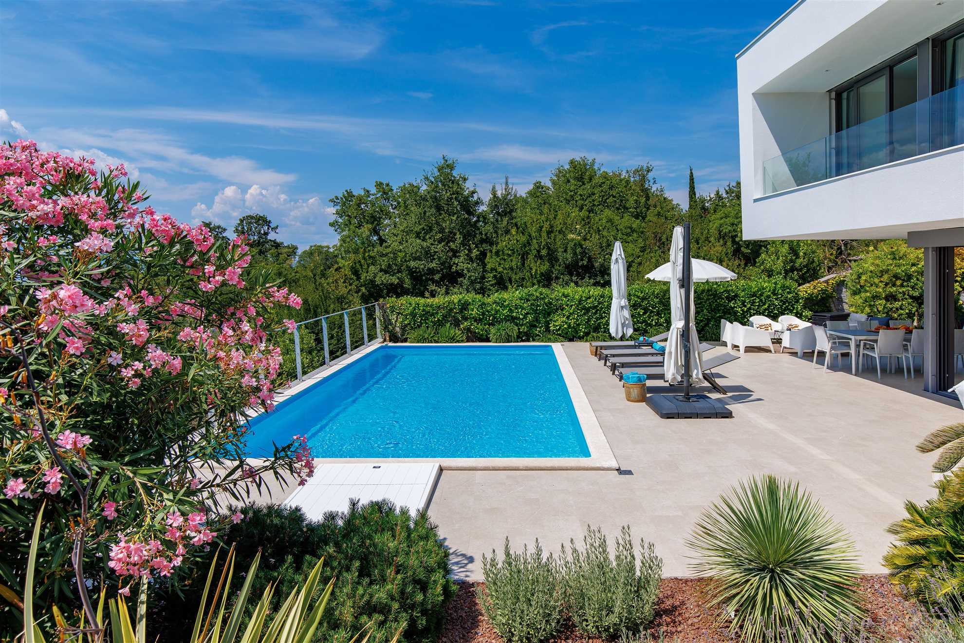 Villa LUXOR mit beheiztem Pool