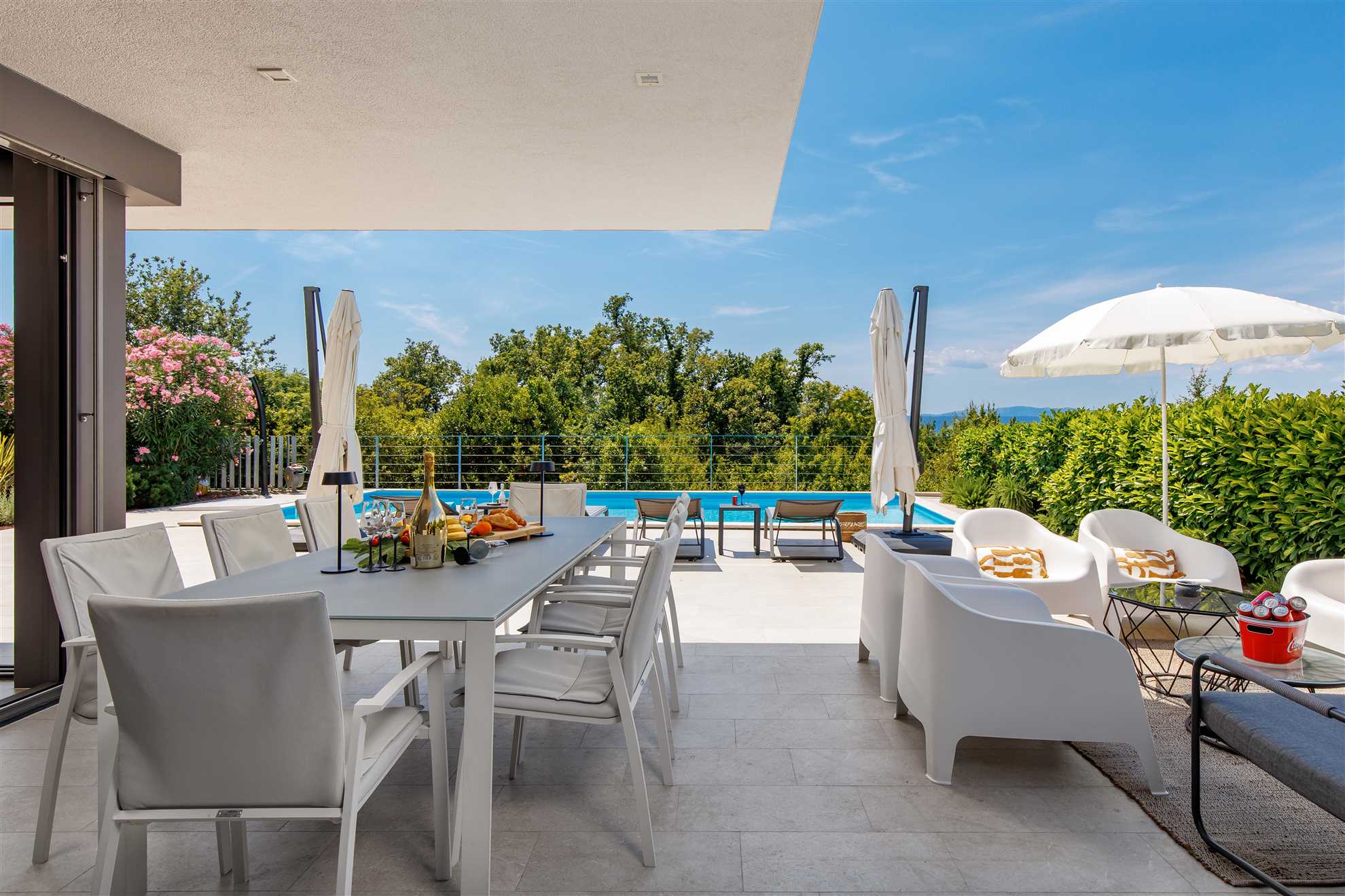Villa LUXOR mit beheiztem Pool