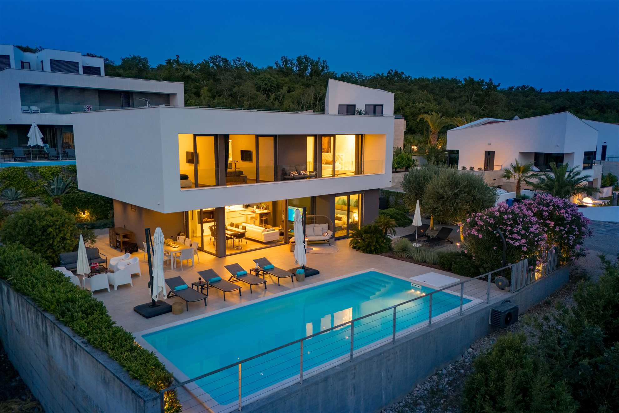 Villa LUXOR mit beheiztem Pool