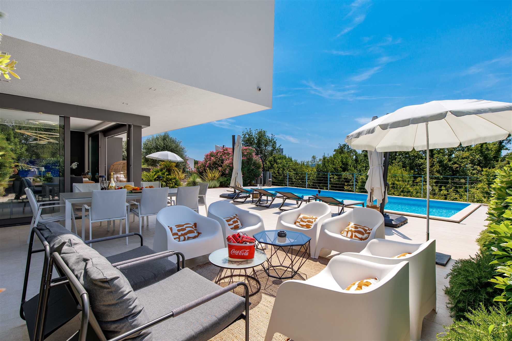 Villa LUXOR mit beheiztem Pool