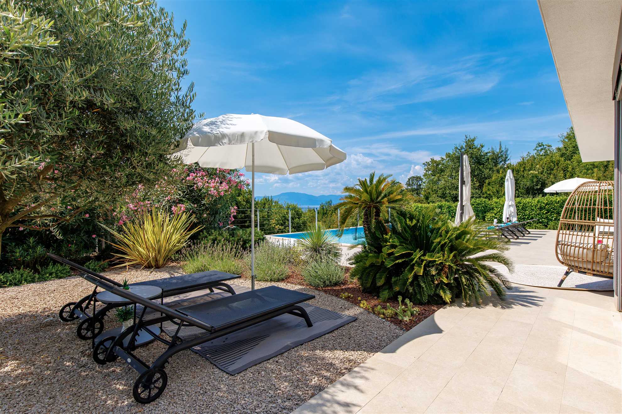 Villa LUXOR mit beheiztem Pool