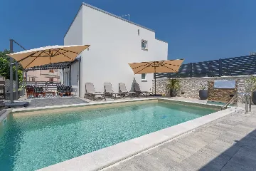 Malinska Apartment with Private Outdoor Pool