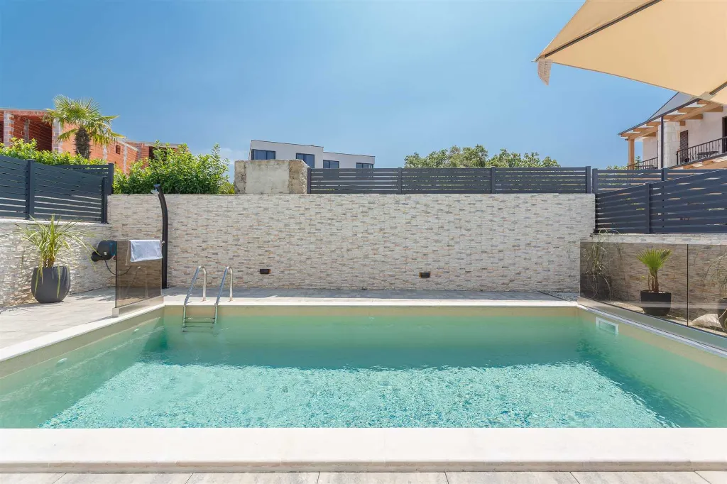 Malinska Apartment with Private Outdoor Pool