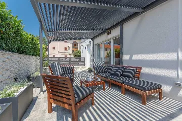 Malinska Apartment with Private Outdoor Pool