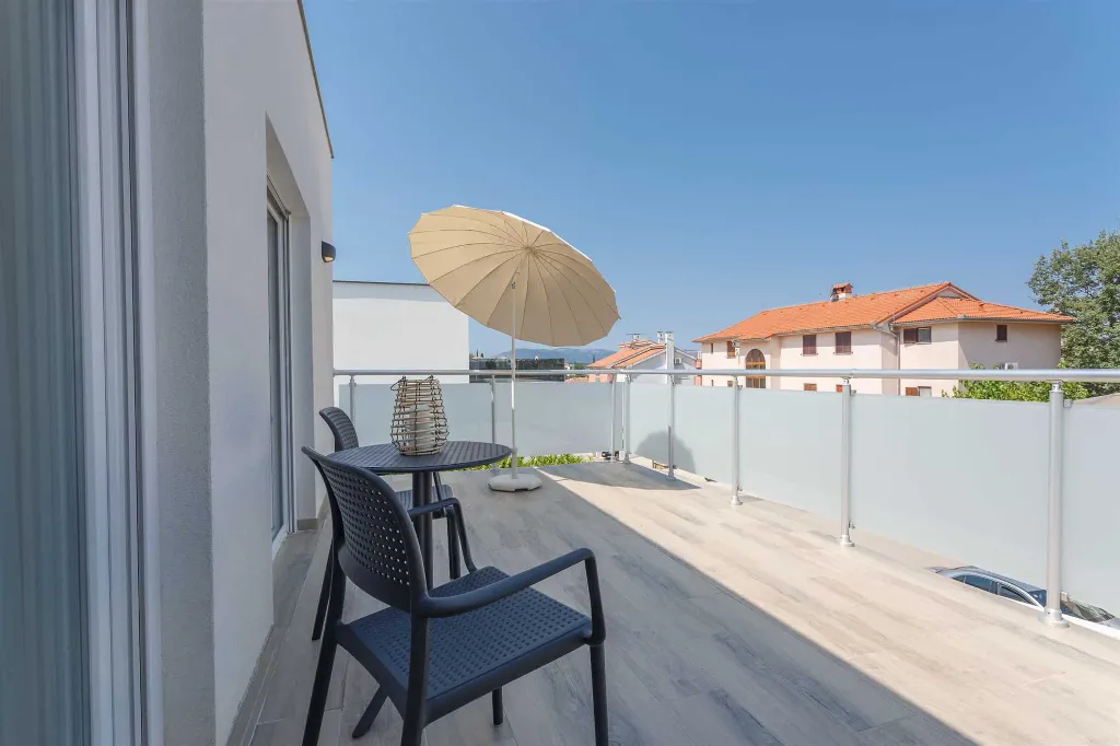 Malinska Apartment with Private Outdoor Pool